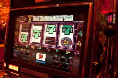Desktop monitor displaying mafia78 Bandar Poker multi-table view